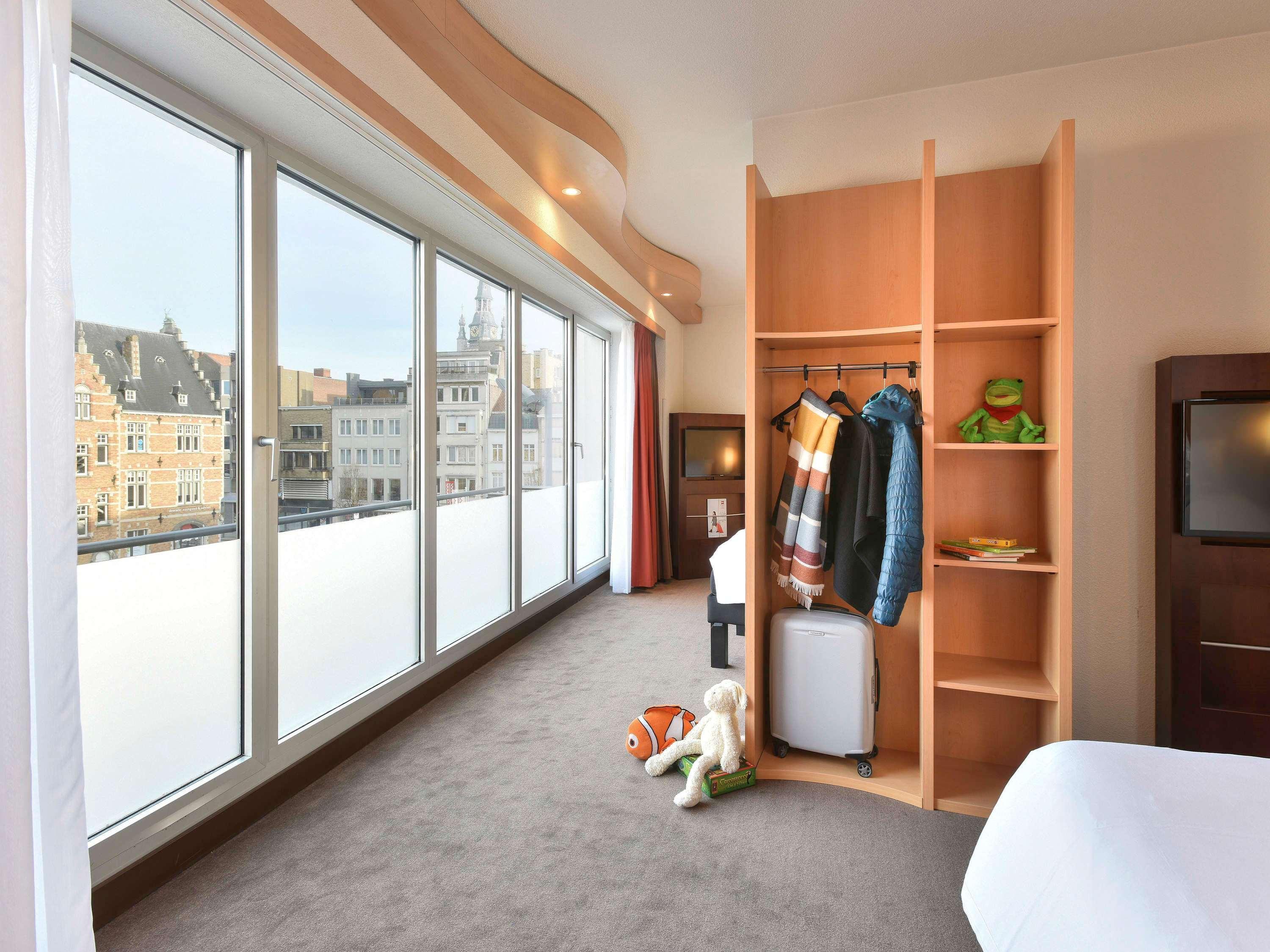 Ibis Kortrijk Centrum Exterior photo