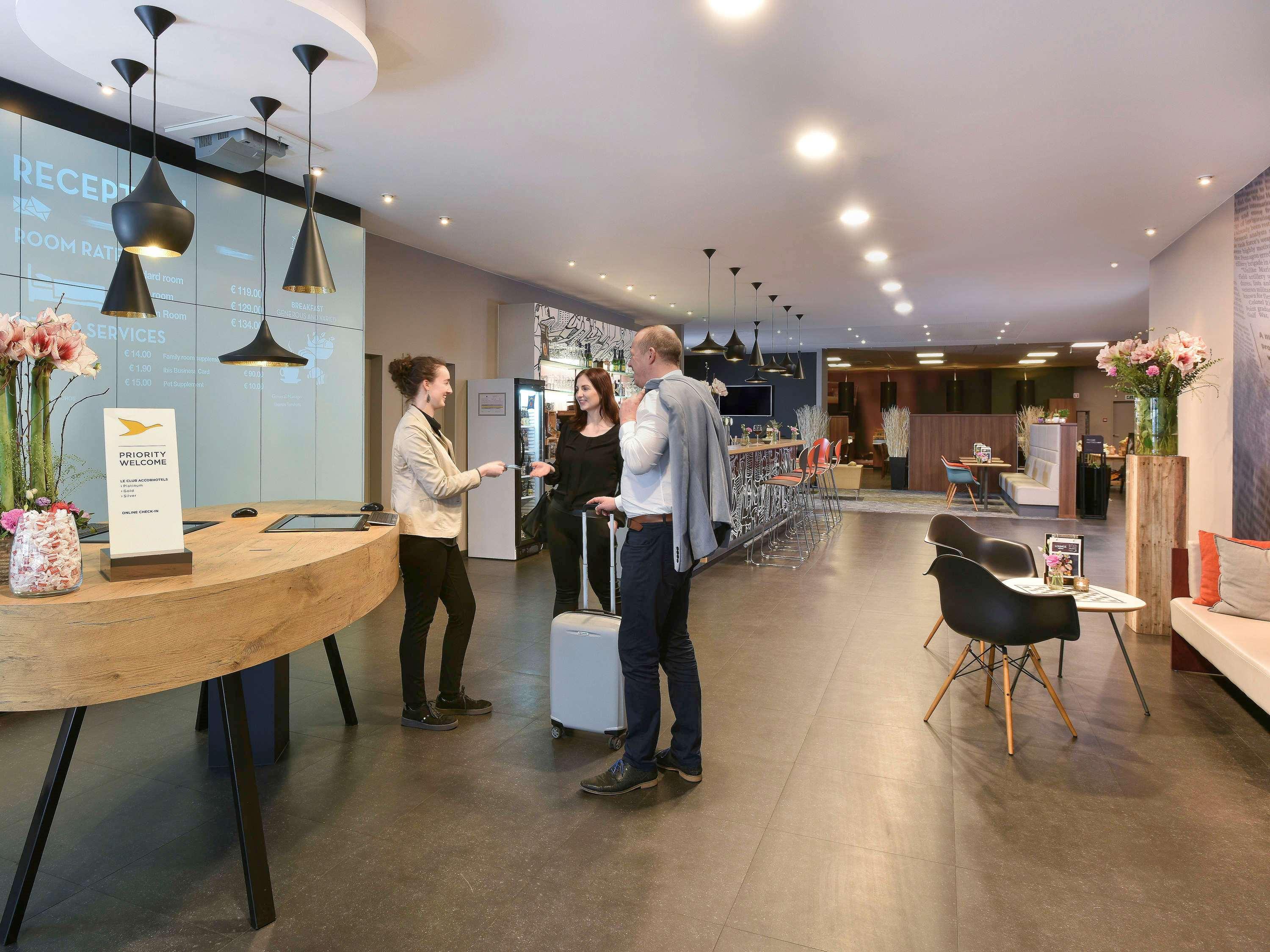 Ibis Kortrijk Centrum Exterior photo