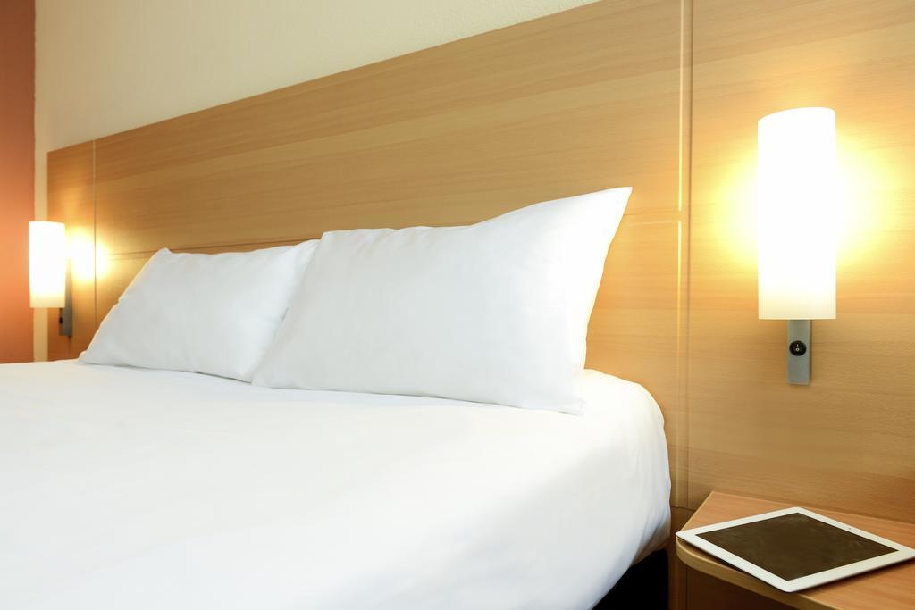 Ibis Kortrijk Centrum Exterior photo